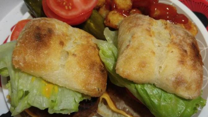 Who likes turkey burgers?