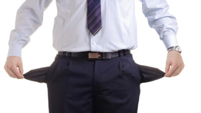My boyfriend is financially unstable. He can't afford to have a girlfriend or wife. Should I leave him?