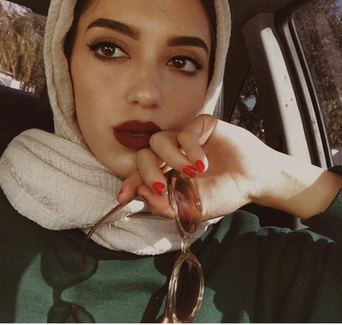 Hijabi girls and headscarf ? What do you think (Poll) ??
