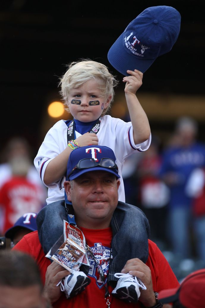 What sport is more popular : Cricket or baseball?