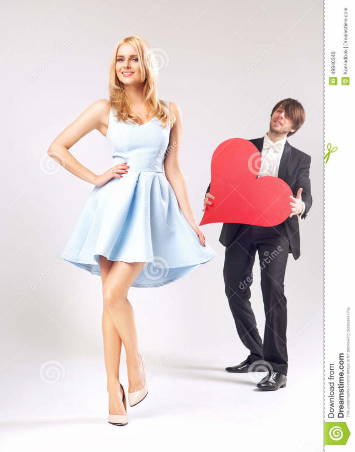 Should young men in their early 20s bother dating?