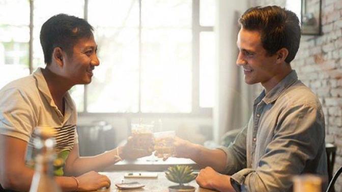 If I am on a date with another guy, how will I know who will pay for the food?