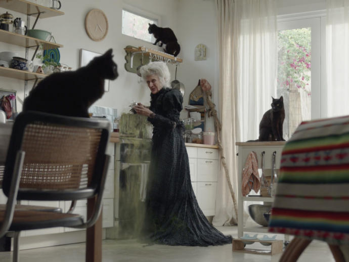 Which is your favorite Halloween Geico Commercial? GirlsAskGuys