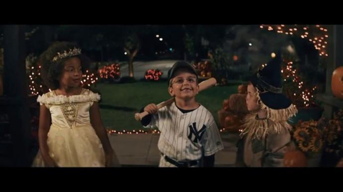 Which is your favorite Halloween Geico Commercial? GirlsAskGuys