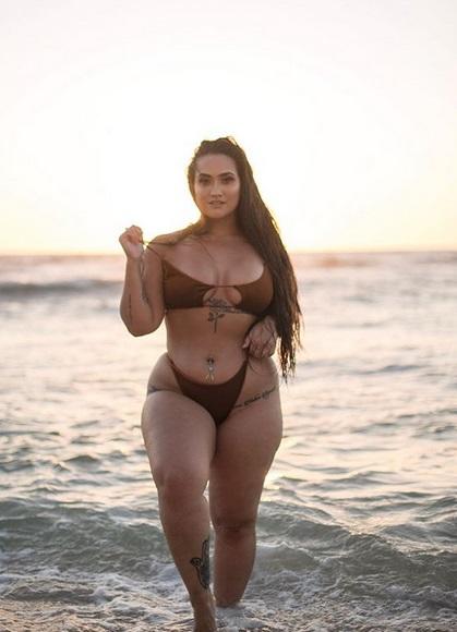 Do you think these clothing is flattering on overweight women?