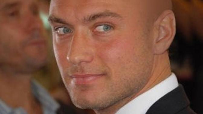 Jude Law urgently needs your style advice?