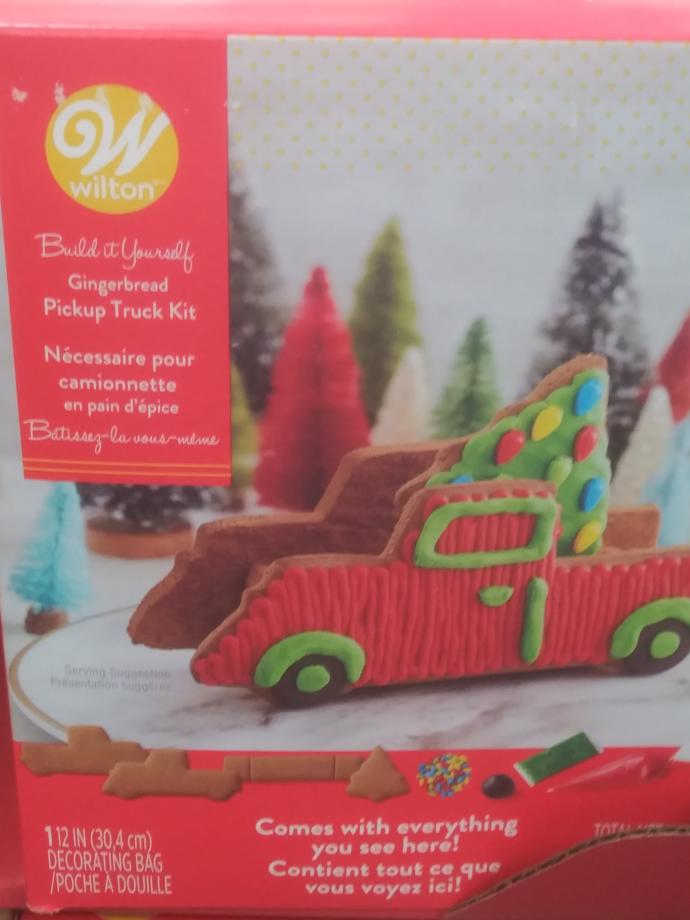 Which Gingerbread building wouldnyou rather build?