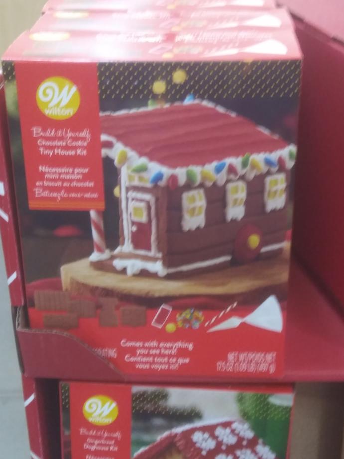 Which Gingerbread building wouldnyou rather build?