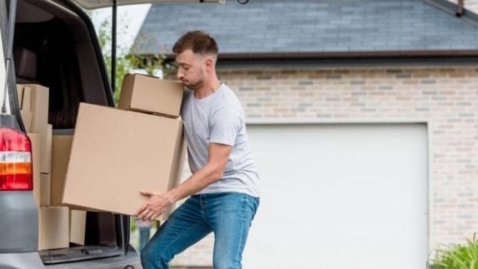 Should one feel rushed to move out at 21?