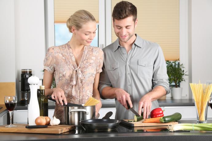 Did you know that today was NATIONAL MEN MAKE DINNER DAY?