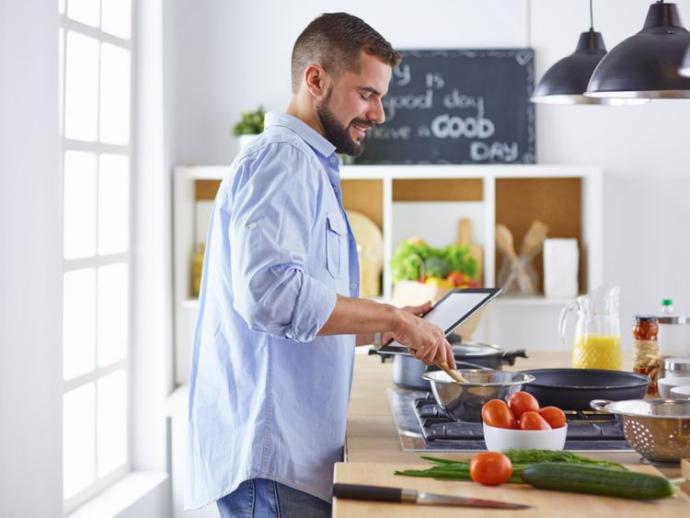 Did you know that today was NATIONAL MEN MAKE DINNER DAY?