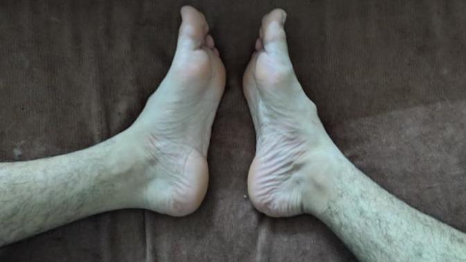 Girls, Do you care on small feet on guy?