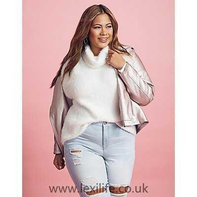 Do women who are larger than average have more of an extrovert personality?