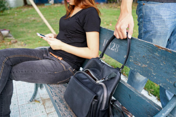 Girls, have you ever had your purse stolen? ... did they snatch if right out of your hands, out of your car or did you lay it down somewhere?