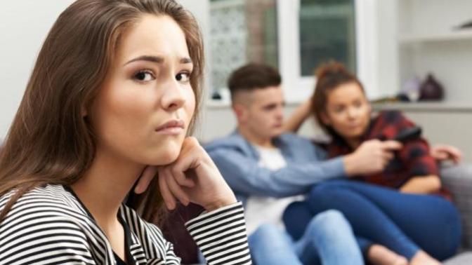 I can't stop comparing myself to my ex's new girl. How can I overcome my insecurities? I can't stop comparing myself to my ex's new girl. How can I overcome my insecurities?