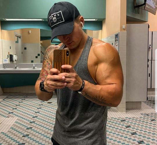Girls, would you date a fit guy with loose skin?