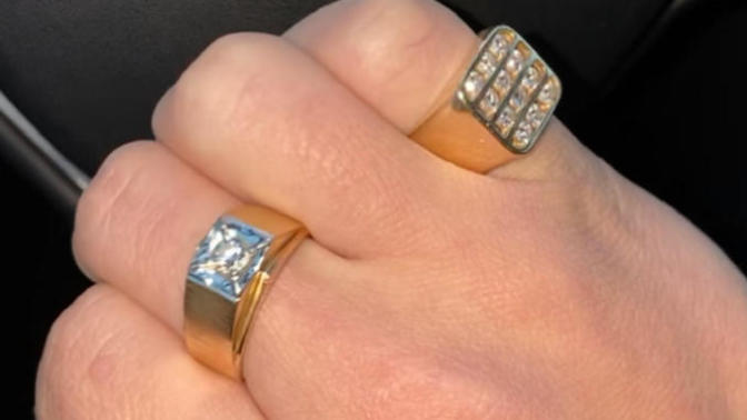 Girls, What do you think of a guy wearing pinky and middle finger rings? Girls, What do you think of a guy wearing pinky and middle finger rings?