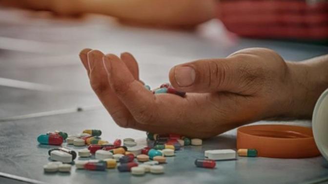 Should school nurses carry Narcan?
