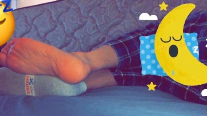 Do You Sleep With it Without Socks 🧦?