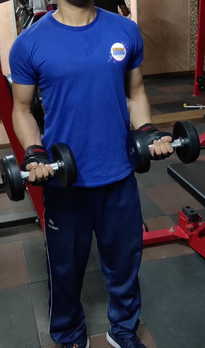Who looks better in terms of body, me or my roommate (friend) (pics are in the description)?