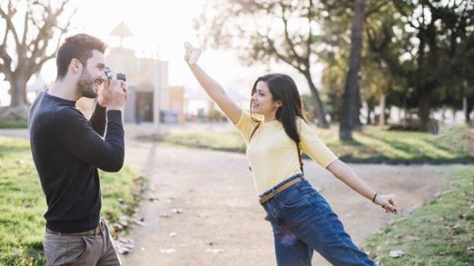 Girls would you be annoyed if your boyfriend always liked taking pictures of you?