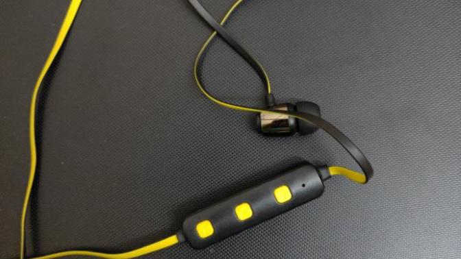 Do these noise cancelling earphones not work for other people as well? It just doesn't go inside my ears?