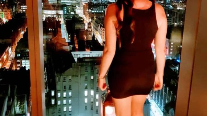 What do guys like girls to wear out for dinners dates?