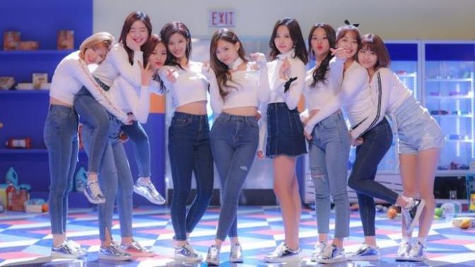 Is it sexy when a girl wears jeans?