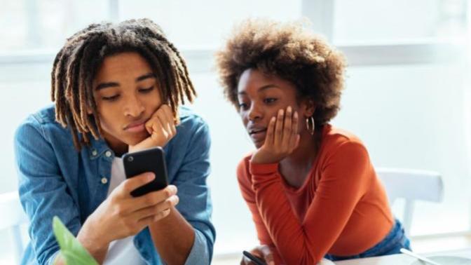 Is it normal to feel insecure over my boyfriend following Instagram models?