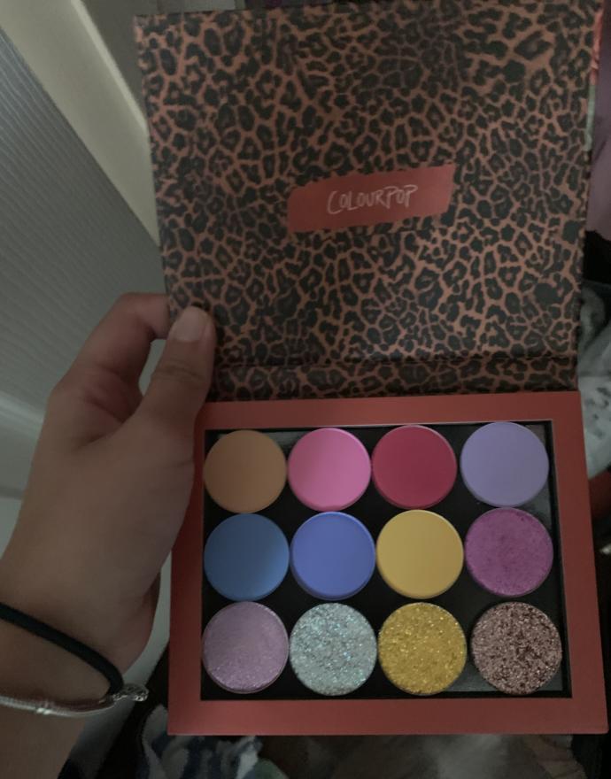 Im so happy I just got my new eyeshadow palette That I customized :) what do you think about it?