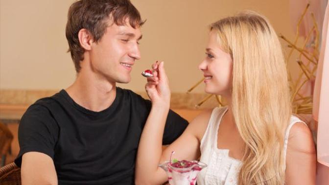 How often do women make the first move?