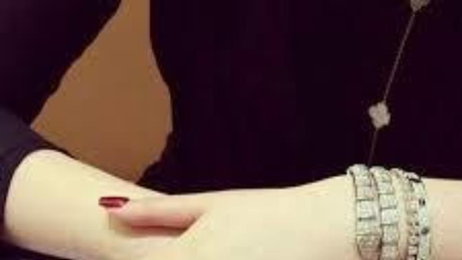 Do boys find girls wearing accessories or pieces of jewelry cute?