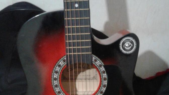 What are ways to know if an acoustic guitar is good?