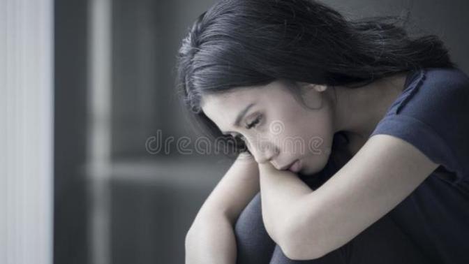 Does "I'm fine" coming from a woman mean "I'm not fine, I don't want to admit it but it would really help me to talk about it" most of the time?