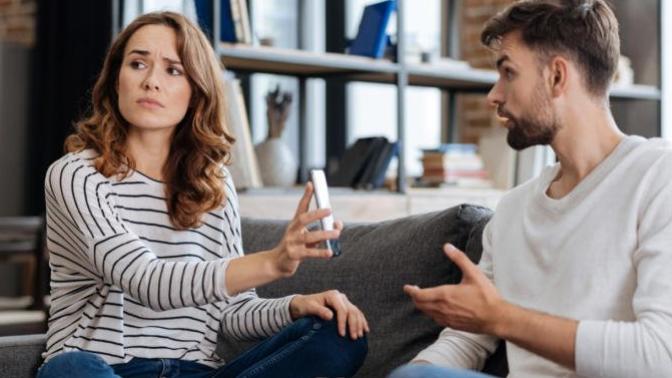 Would it bother you if your girlfriend/boyfriend posed nude in the past?