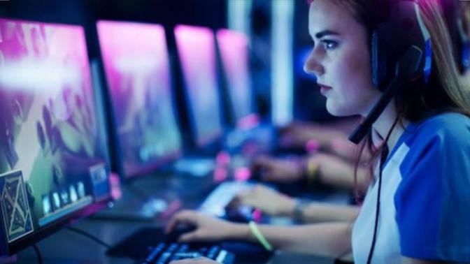 Guys, do you think girls who play video games seem more attractive?