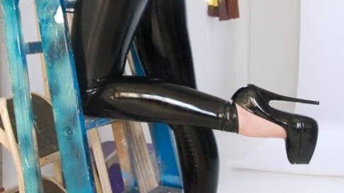 Guys what do you think of latex leggings on girls?