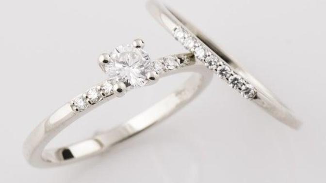 What size ct. should a engagement ring be?
