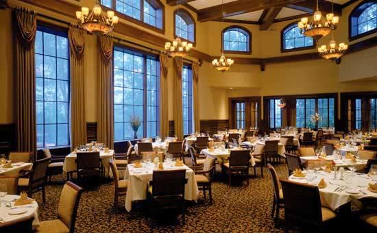 Which type of restaurant is better for a date, LARGE, FANCY and EXTRAVAGANT or SMALL, FAMILY OWNED and WHOLESOME (regardless of money)?