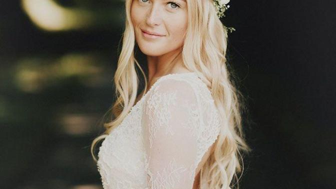 Is a flower crown a good look for a wedding with blonde hair?