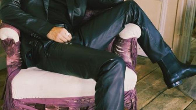 Ladies, what do you think of men wearing leather outfits?