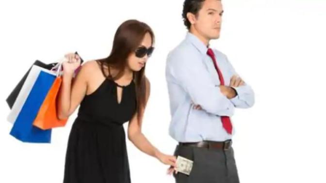 Will women stop being gold diggers😠😡?