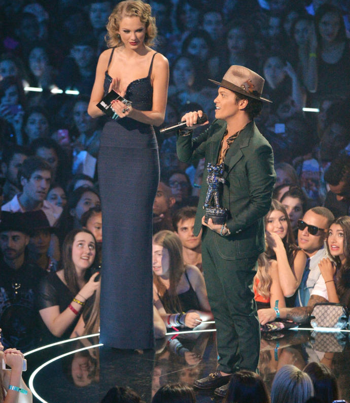 Guys, what do you think of sexy tall girls?