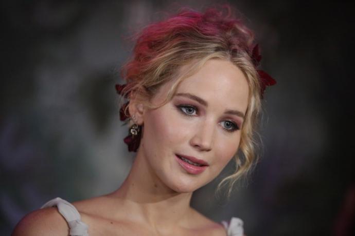 Why dont people like Jennifer Lawrence?