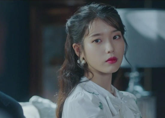 How pretty is IU?