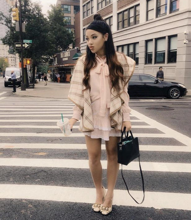 What do you think of this cute and girly style?