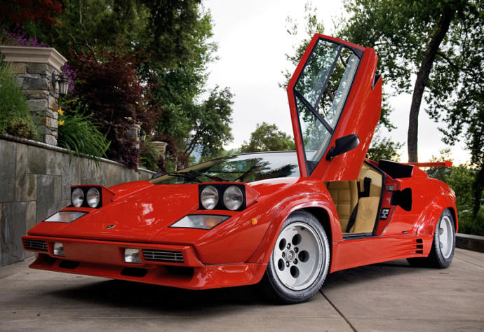 Lamborghini Countach 5000QV Top speed: 182 mph