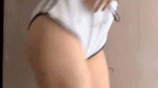 Do you prefer shorts or jea s?