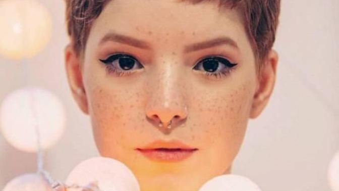 Do you think it's alright for women to have short hair?