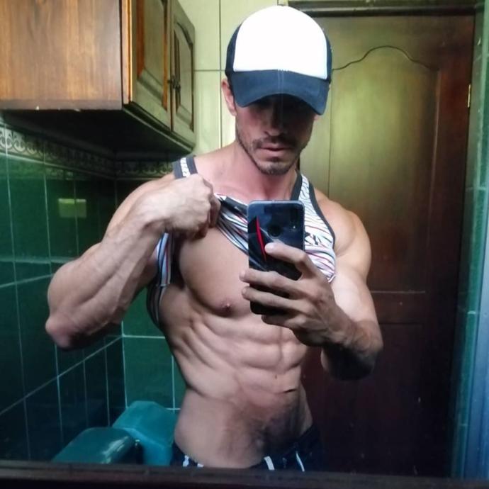 If you see this photo of this guy showing off his ripped body on social media What are your thoughts about it?